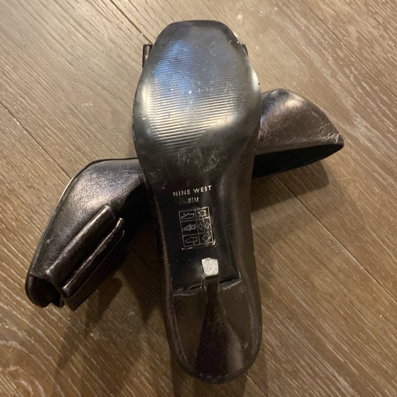 Nine West metallic black heels size 8.5 - Picture 3 of 3